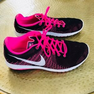 Nike women’s tennis shoes  size 5.5